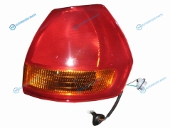ST-215-1900R Фонарь задний NISSAN WINGROADAD 99-02