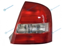 ST-216-1948R Фонарь задний MAZDA FAMILIA323 98-02 4D прав. руль