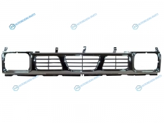 ST-DT92-093-X0 Решетка NISSAN DATSUN 92-96 хром под лампо-фары (315-1107)