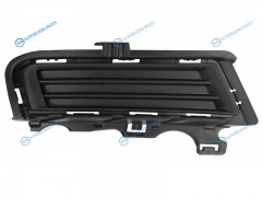 ST-VW18-000C-A1 Заглушка в бампер VW GOLF VII 12-16 RH верхняя