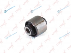 C8271 Сайлентблок рычага подвески | перед правлев