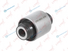 B8201 Сайлентблок рычага подвески | перед правлев