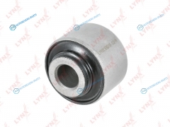 B8206 Сайлентблок рычага подвески | перед правлев