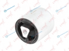 C8111 Сайлентблок рычага подвески | перед правлев