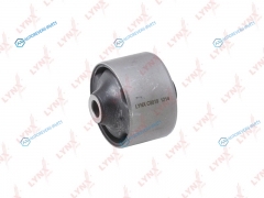 C8819 Сайлентблок переднего рычага подвески | перед правлев