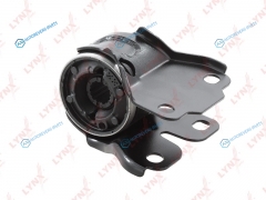 C8251 Сайлентблок рычага подвески | перед прав