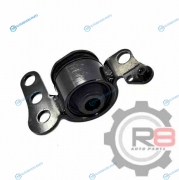 48070-32040 сайлентблок заднего нижнего рычага [передний] левый в сборе