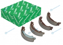 BS-P 8831 Колодки тормозные барабанные со скобами ручника |зад. прав. лев |