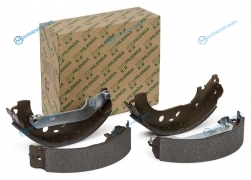 BS-P 8690 N Колодки тормозные барабанные со скобами ручника |зад. прав. лев |